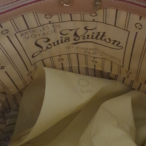 Grey and White Checkered Tote. With Duster bag. - Picture 2 of 4